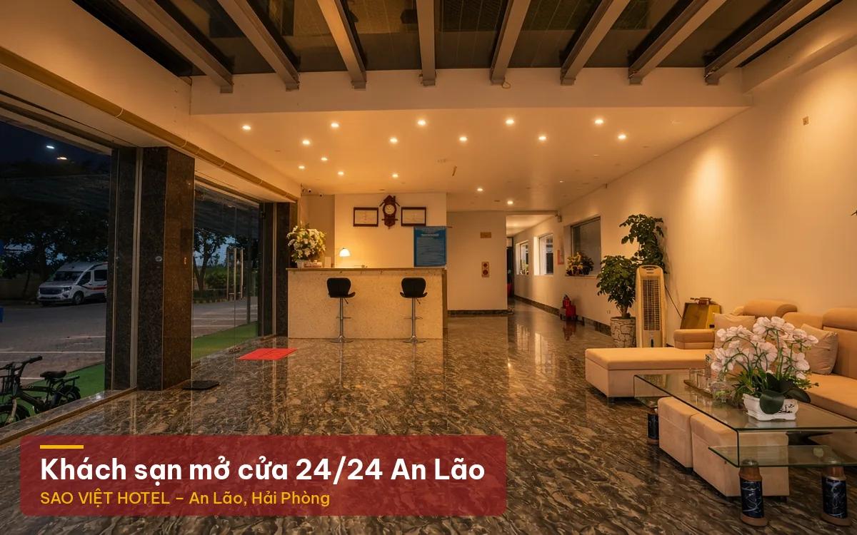 Khách sạn mở cửa 24/24 An Lão – ảnh minh hoạ sảnh khách sạn buổi tối, kèm tiêu đề bài viết của Sao Việt Hotel